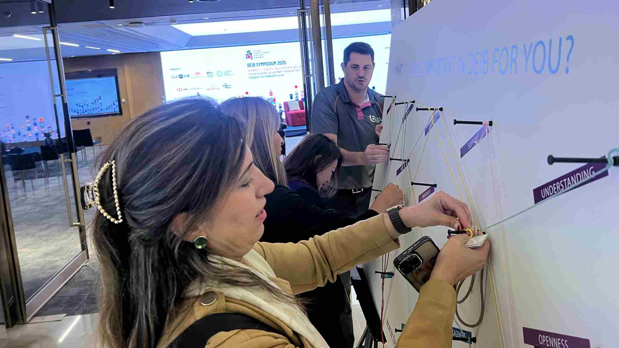 network creative team building activity